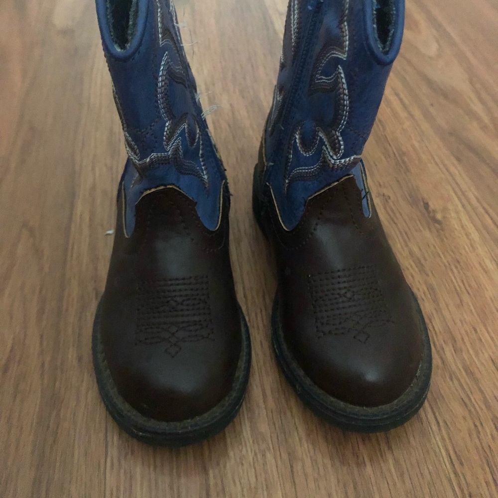 Infant boots